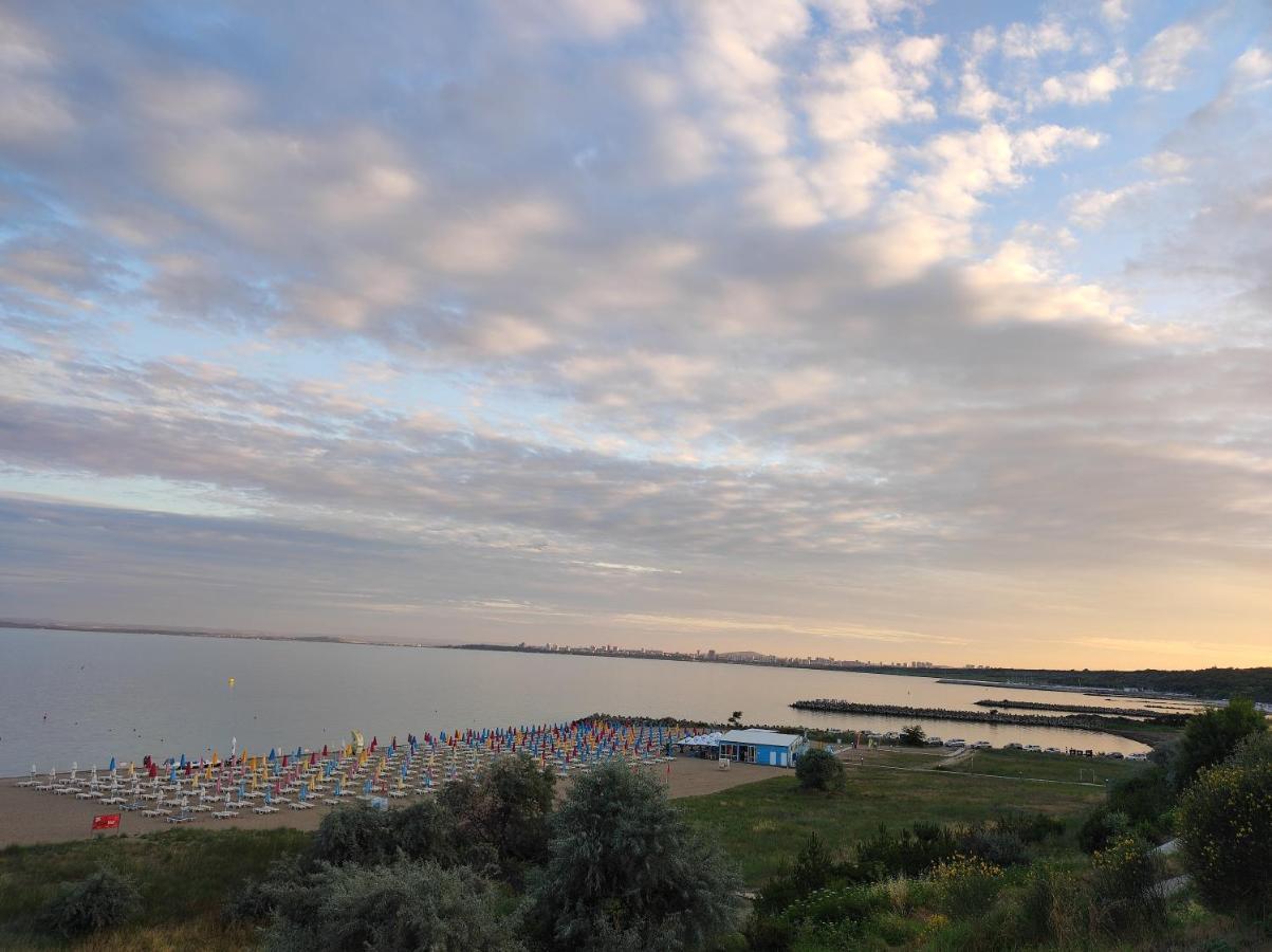 Прекрасен Апартамент С Изглед Към Морето Сарафово 2 Burgas Stad Buitenkant foto