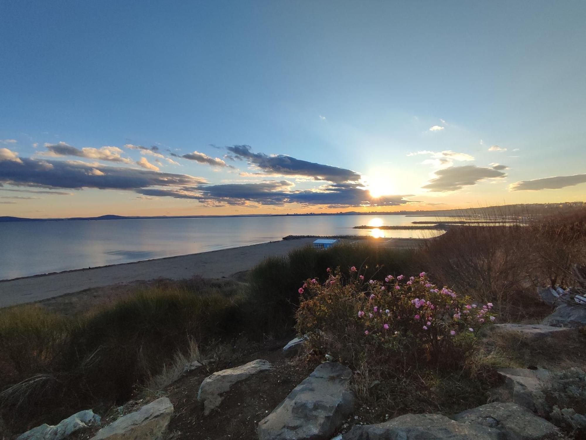 Прекрасен Апартамент С Изглед Към Морето Сарафово 2 Burgas Stad Buitenkant foto